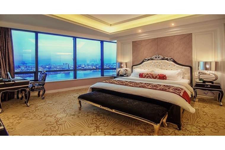 2 Bedrooms Suite Apartment